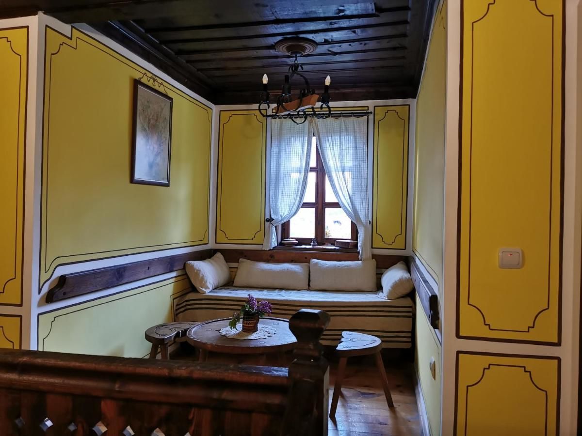 Гостевой дом Hadji Neikovi Guest Houses Копривштица-20