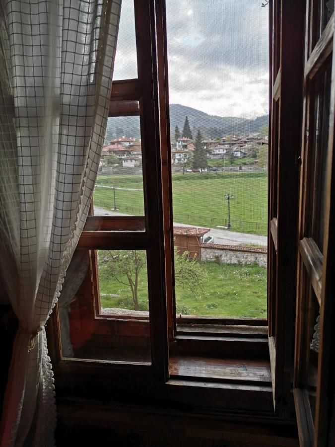 Гостевой дом Hadji Neikovi Guest Houses Копривштица-24