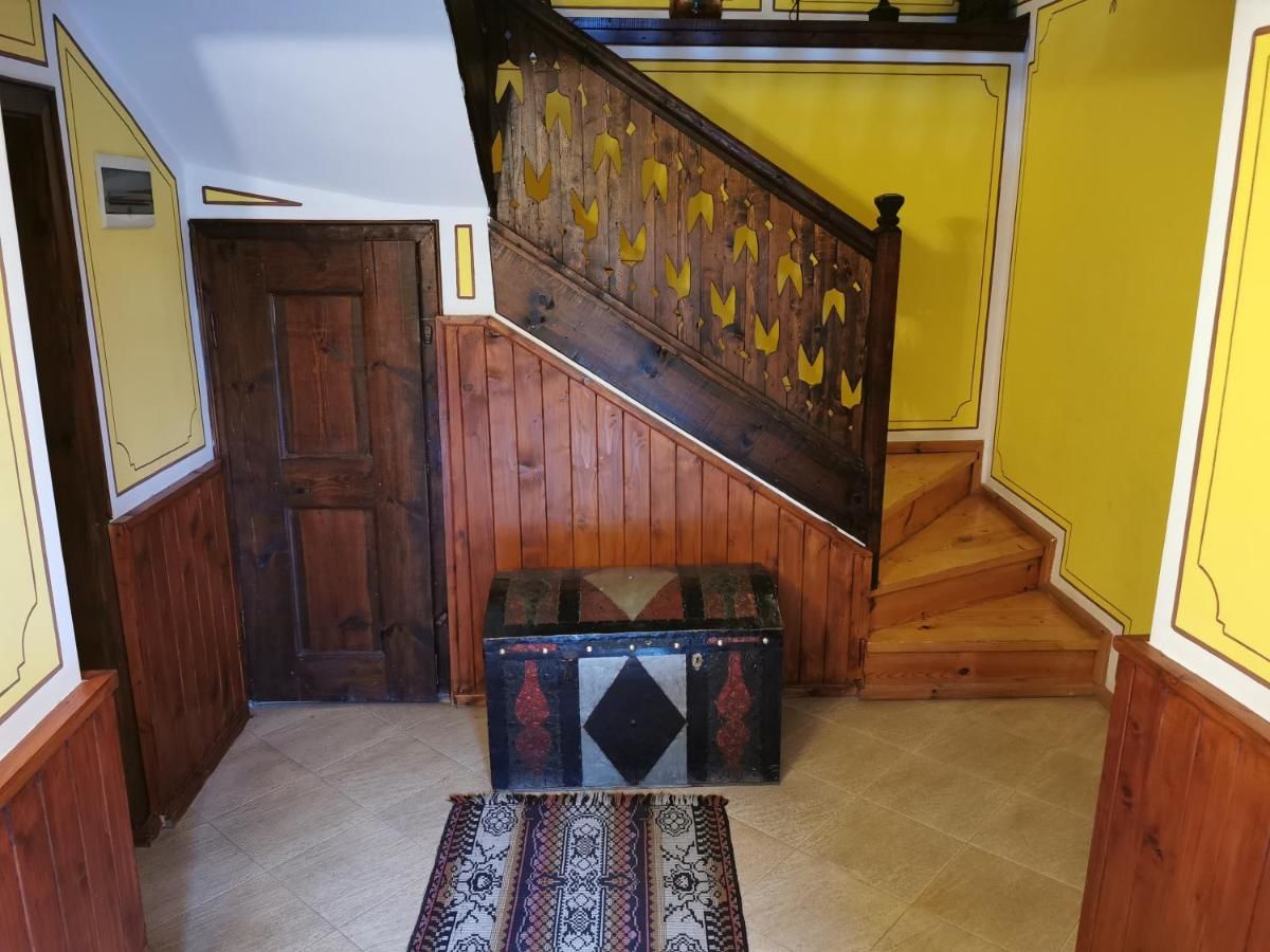 Гостевой дом Hadji Neikovi Guest Houses Копривштица-29