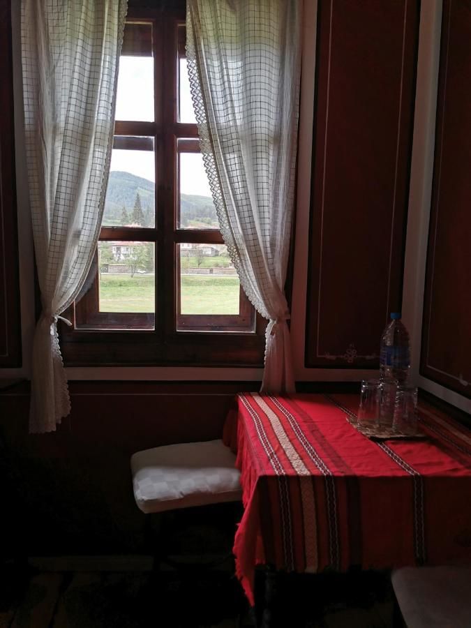 Гостевой дом Hadji Neikovi Guest Houses Копривштица-41