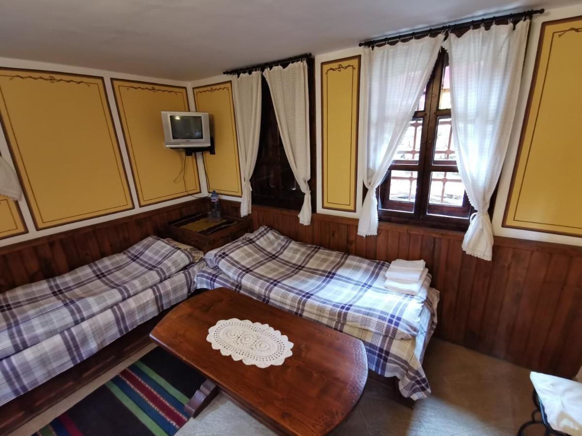 Гостевой дом Hadji Neikovi Guest Houses Копривштица