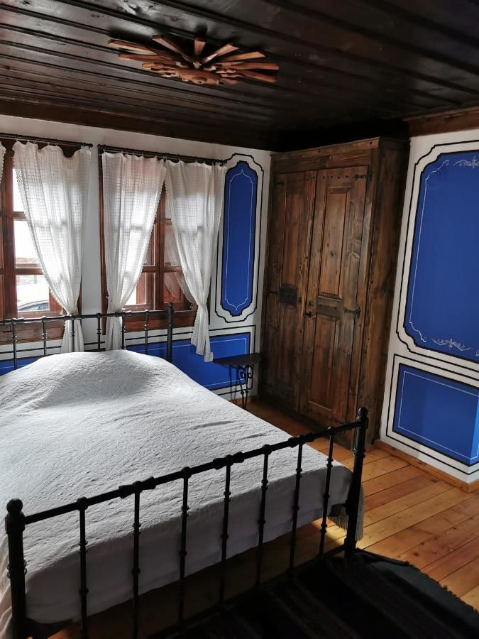 Гостевой дом Hadji Neikovi Guest Houses Копривштица